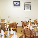 Hotell Voyage 2*